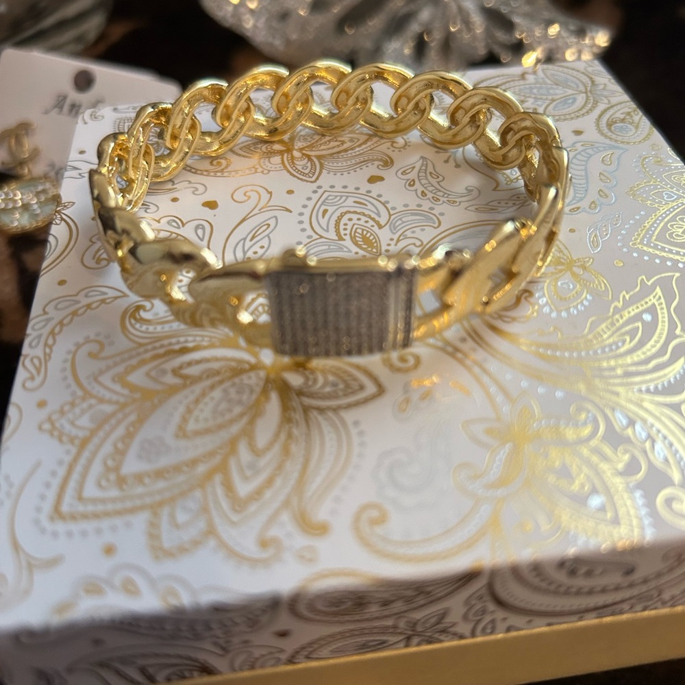 Gold bling bracelet